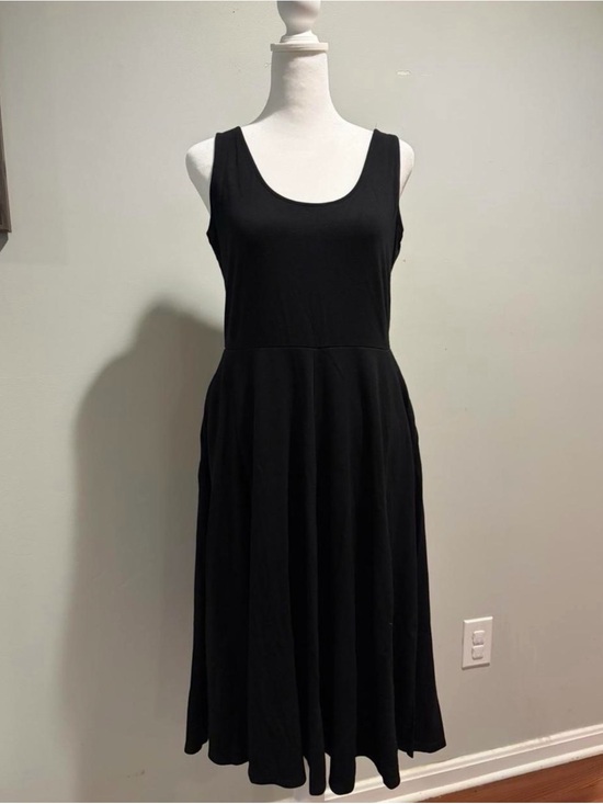 Leith Dresses & Skirts - Leith Black Sleeveless Scoop Neck Midi Dress